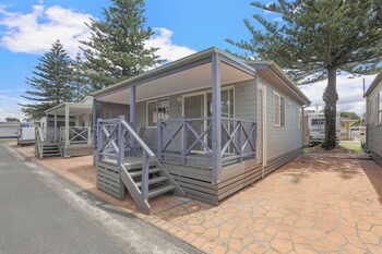 Reflections Tuncurry - Holiday Park,Near Great Lakes Museum,4 star