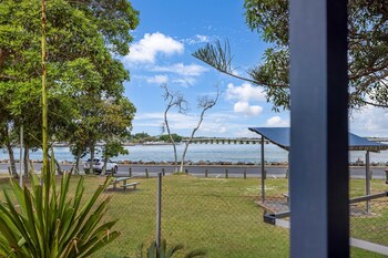 Reflections Tuncurry - Holiday Park,Near Great Lakes Museum,4 star