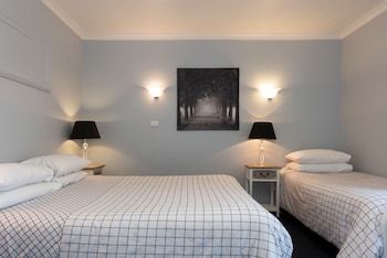 blue mountains highway motel