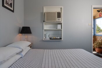 blue mountains highway motel