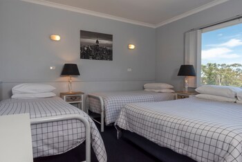 blue mountains highway motel