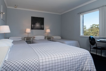 blue mountains highway motel