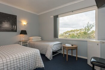 blue mountains highway motel