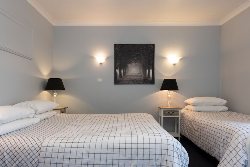 blue mountains highway motel