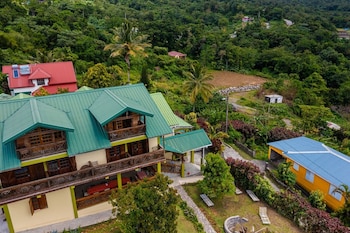 Roxy's Mountain Lodge,,3 star