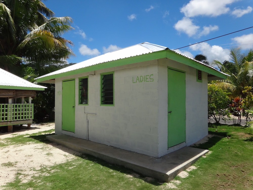 tailua beach fale