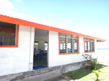 tailua beach fale
