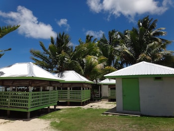 tailua beach fale