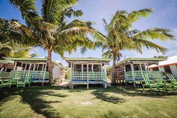 tailua beach fale