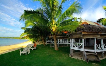 tailua beach fale