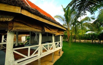 tailua beach fale