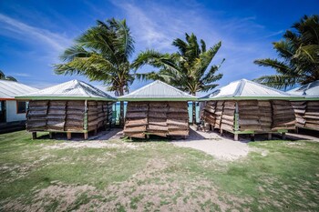 tailua beach fale