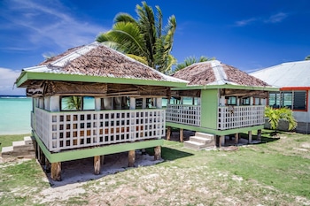 tailua beach fale