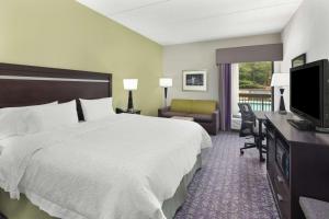 spark by hilton atlanta kennesaw town center