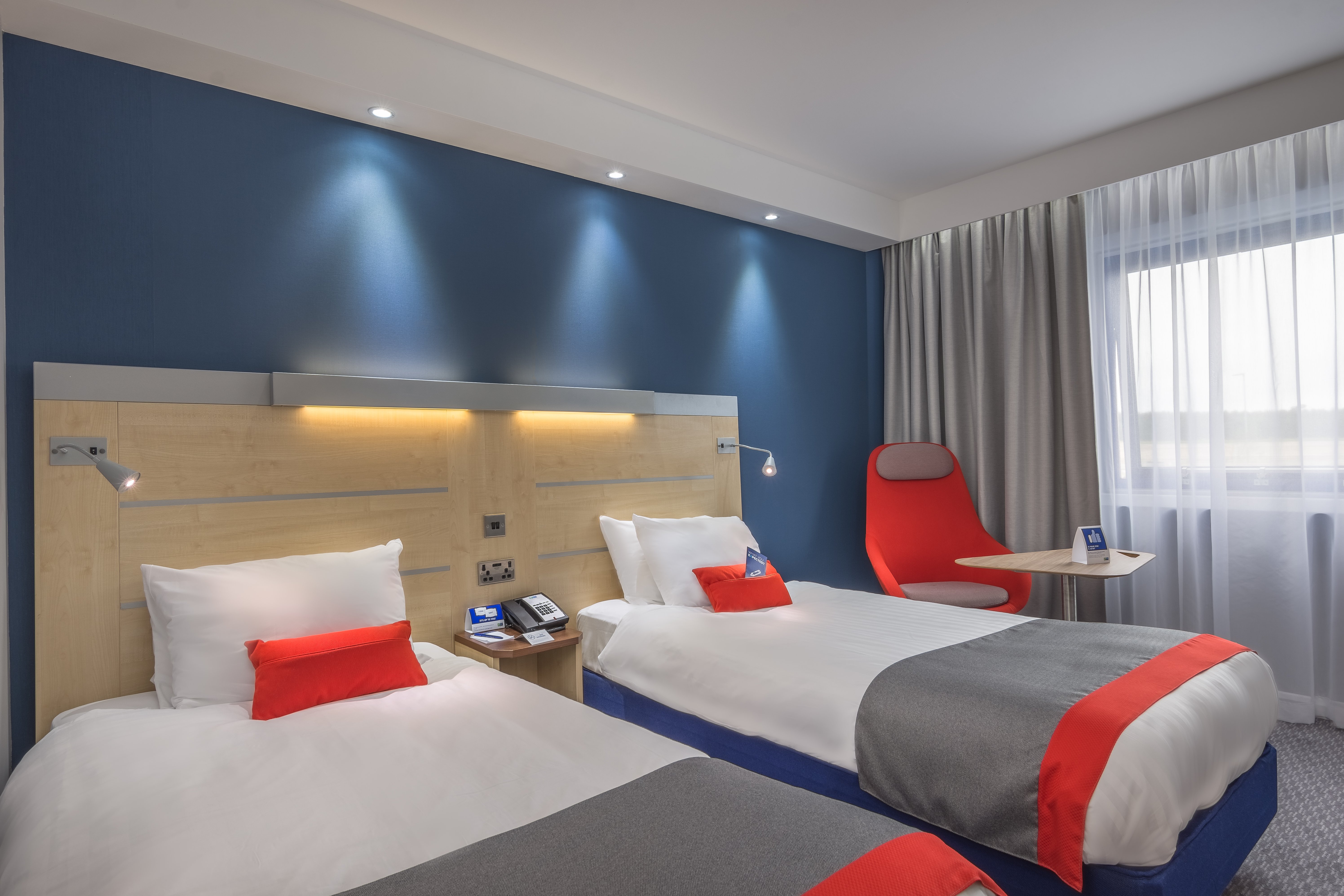 holiday inn express kettering by ihg