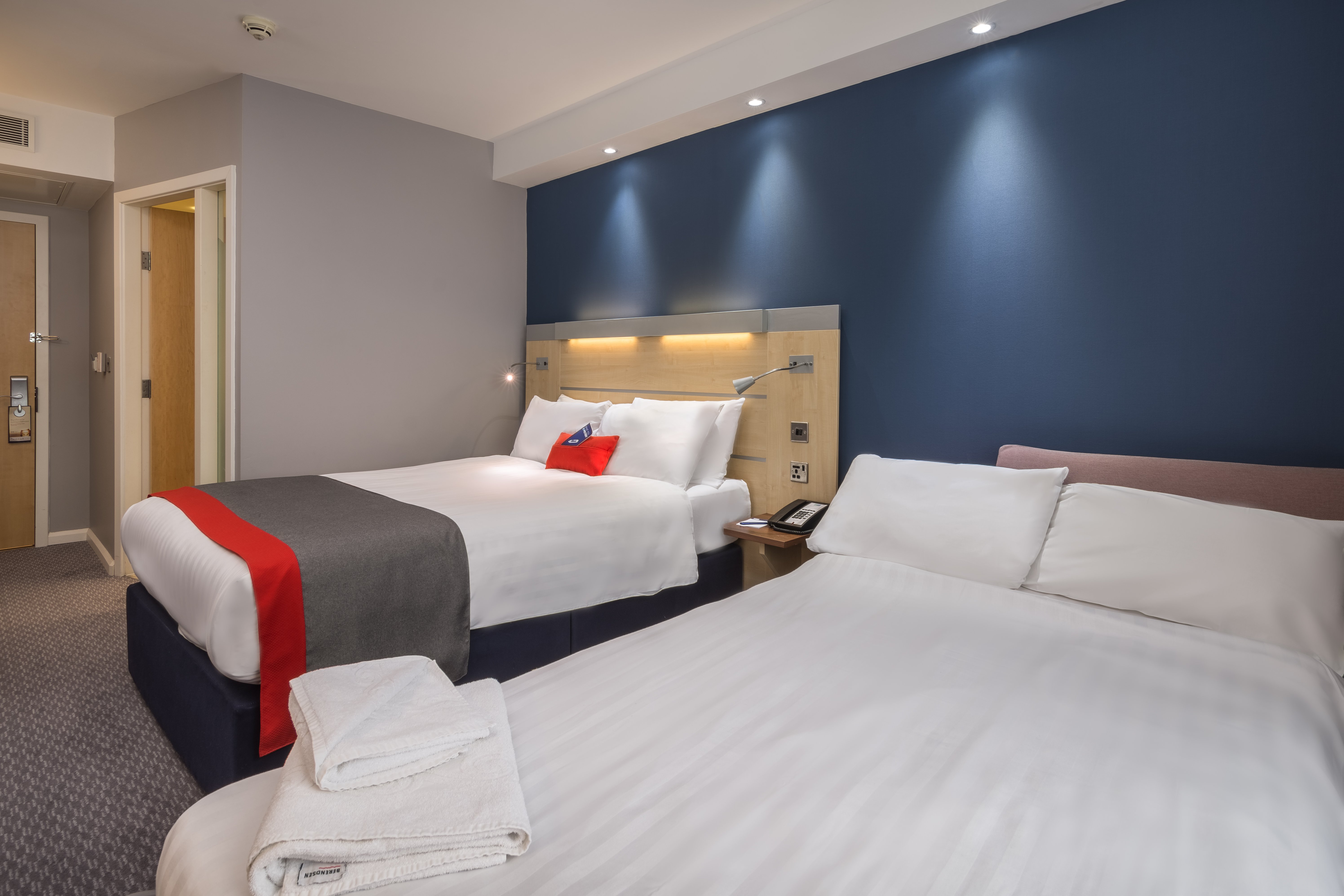 holiday inn express kettering by ihg