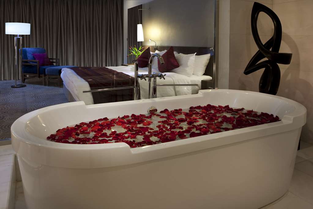 dusit thani lakeview cairo