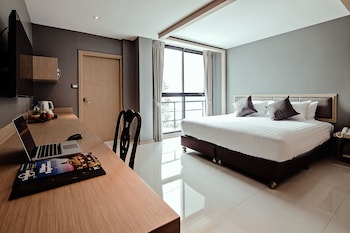 three sukhumvit hotel