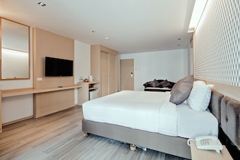 three sukhumvit hotel