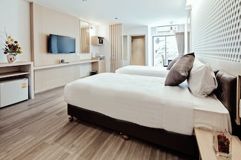 three sukhumvit hotel