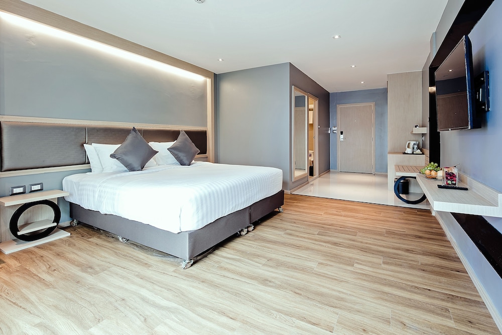 three sukhumvit hotel