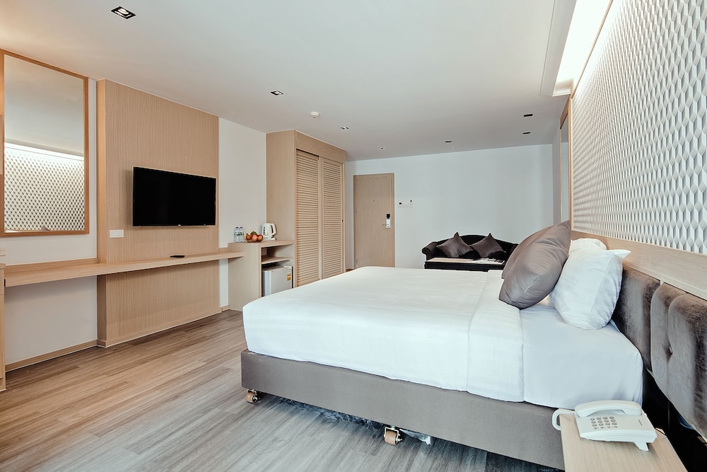 three sukhumvit hotel