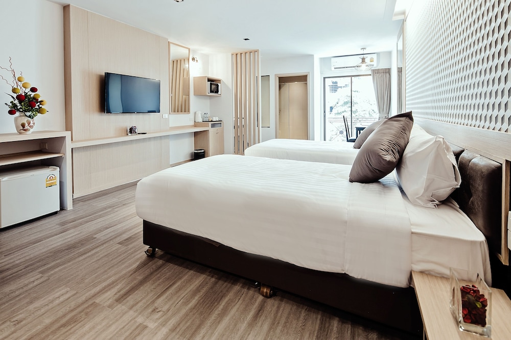 three sukhumvit hotel