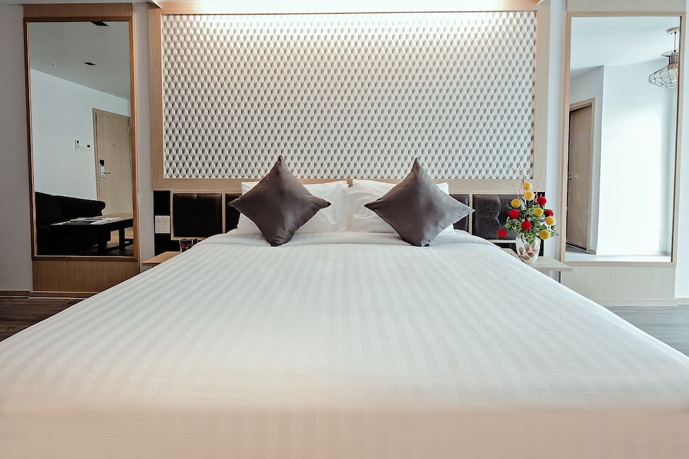 three sukhumvit hotel