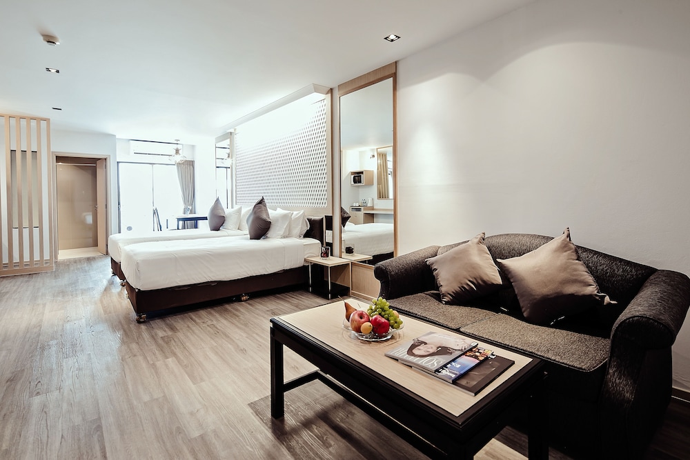 three sukhumvit hotel