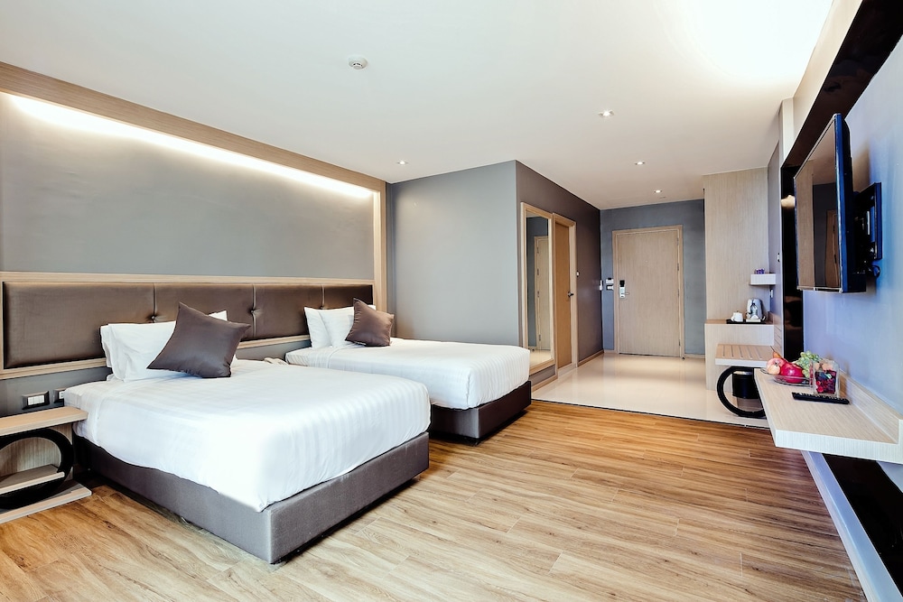 three sukhumvit hotel