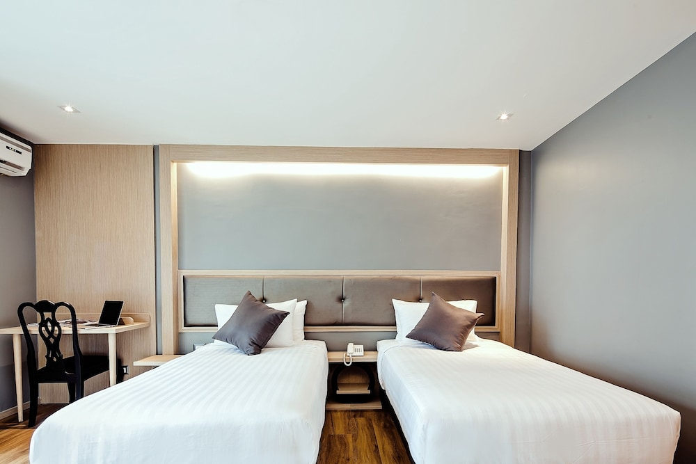 three sukhumvit hotel