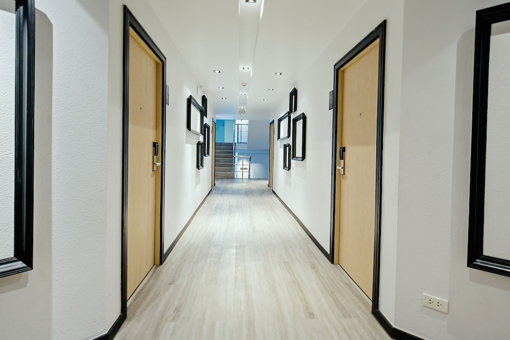 three sukhumvit hotel