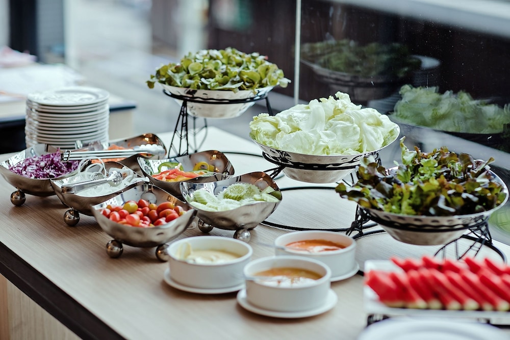 three sukhumvit hotel