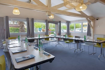 kyriad marseille gemenos