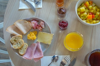 kyriad marseille gemenos