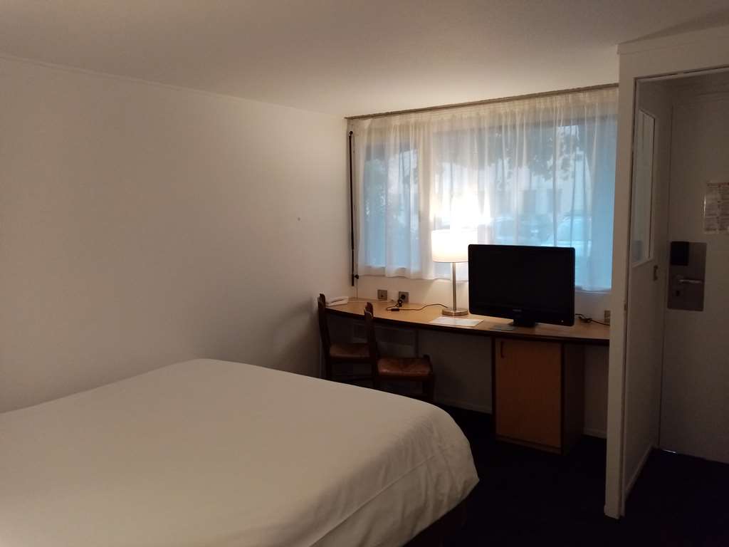 kyriad direct marseille est la valentine