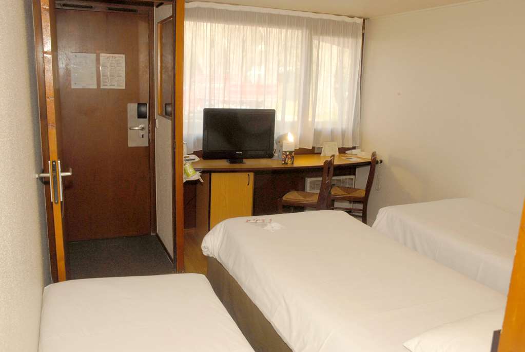 kyriad direct marseille est la valentine