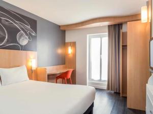 ibis paris pere lachaise