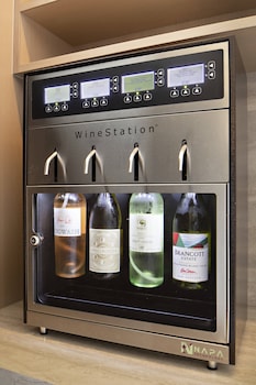 new york laguardia airport marriott