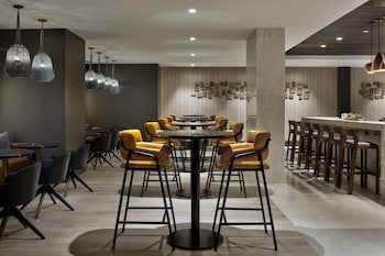 new york laguardia airport marriott