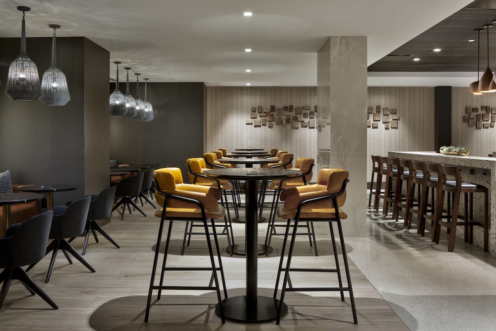 new york laguardia airport marriott