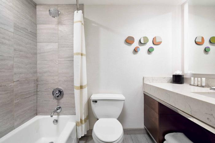 new york laguardia airport marriott