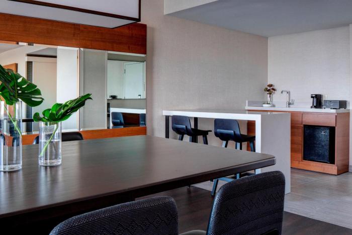 new york laguardia airport marriott