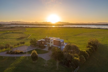appleby house and rabbit island huts