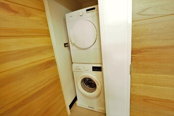 t hostel at victory monument