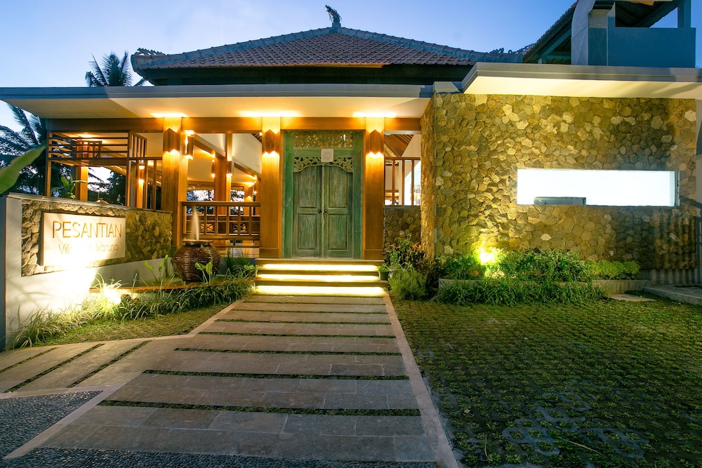 pesantian villa and warung