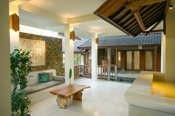 pesantian villa and warung