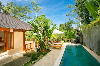 pesantian villa and warung