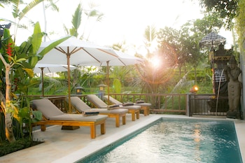 pesantian villa and warung