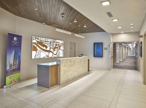 doubletree by hilton edmonton downtown